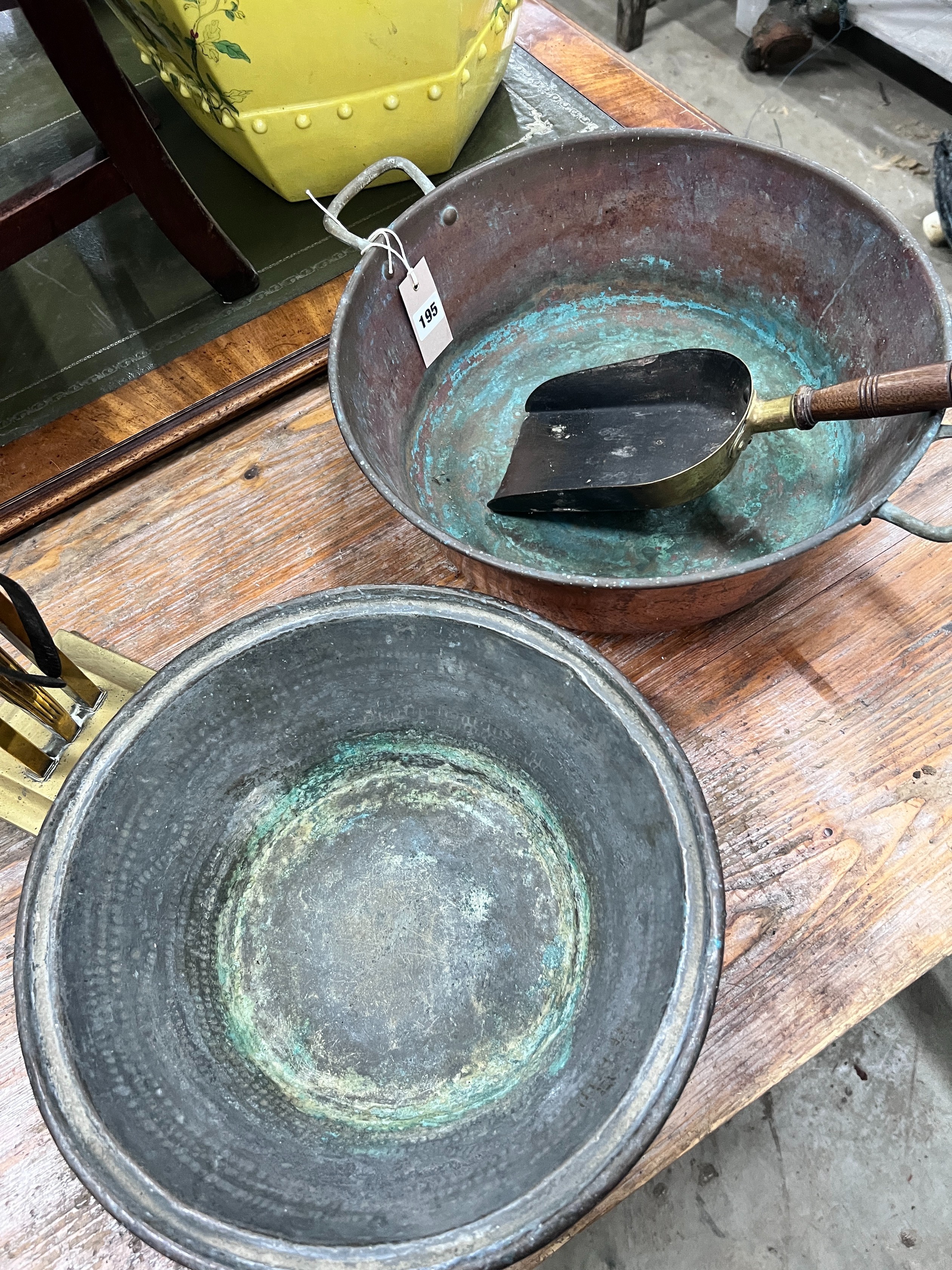 A copper preserve pan and sundry metalware *Please note the sale commences at 9am.